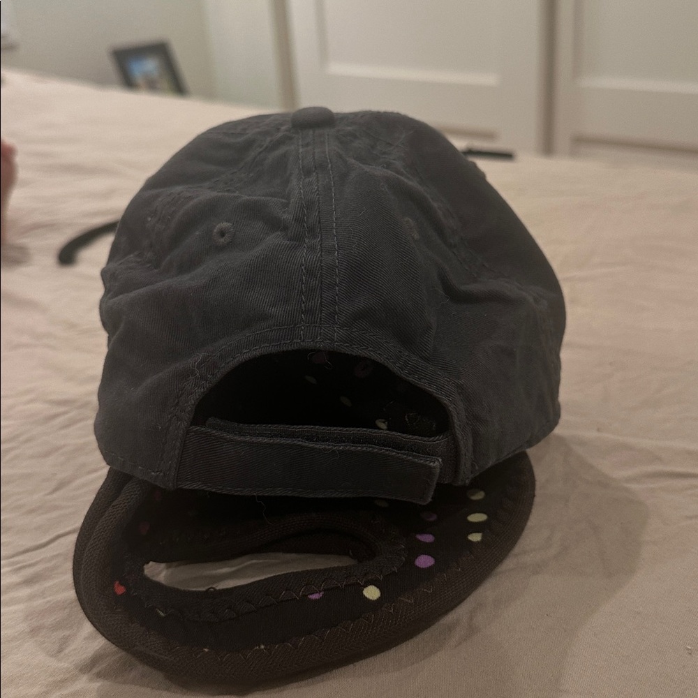 Grey Magnolia Cap - Picture 3 of 4